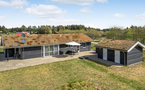 Frerich - 1.5Km from the Sea: House, Home, Door, Roof, Cottage, Estate, Garden, Shade, Siding, Yard