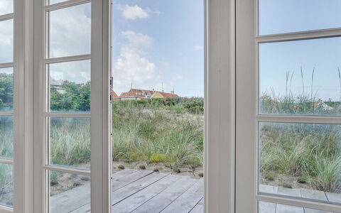 Armina - 75M from the Sea: Wood, Floor, Hardwood, Home Door, Daylighting, Wood Stain, Plank