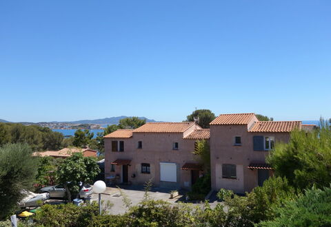 Les Hameaux de L'Ile Rousse: Property, House, Residential Area, Sky, Real Estate, Home, Building, Tree, Village, Architecture