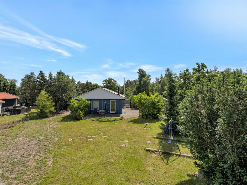 fabian - 900m From The Sea