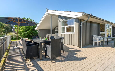 Karoliina - 900M from the Sea: Roof, House, Land Lot, Home, Cottage, Estate, Garden Buildings, Shade, Log Cabin, Landscaping