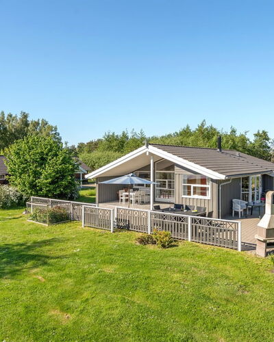 Karoliina - 900M from the Sea