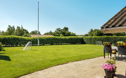 Thorgot - 400M from the Sea: Shrub, Urban Design, Groundcover, Brick, Apartment, Estate, Brickwork, Balcony, Landscaping