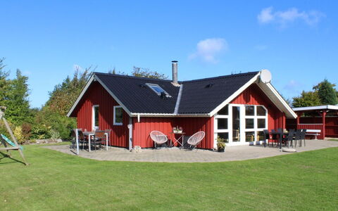 Thorgot - 400M from the Sea: Shrub, Urban Design, Groundcover, Brick, Apartment, Estate, Brickwork, Balcony, Landscaping