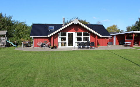 Thorgot - 400M from the Sea: Shrub, Urban Design, Groundcover, Brick, Apartment, Estate, Brickwork, Balcony, Landscaping
