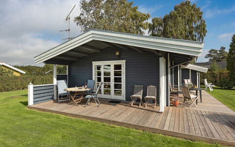 Rosabella - 600M from the Sea: Roof, Land Lot, Cottage, Home, Rural Area, Shed, Siding, Garden Buildings, Log Cabin, Hut