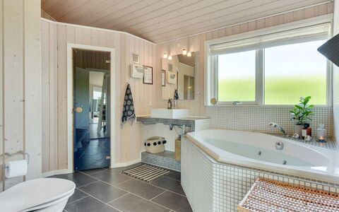 Fridtjof - 100M from the Sea: Plumbing Fixture, Interior Design, Flooring, Ceiling, Floor, Plumbing, Tap, Bathroom, Sink, Home