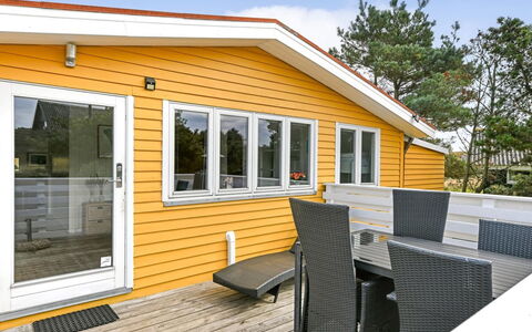 Heinke - 2Km from the Sea: Plank, Shade, Hardwood, Wood Stain, Siding, Deck, Porch
