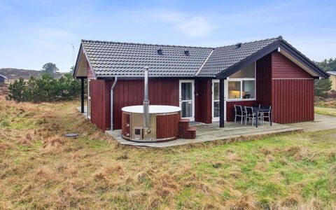 Tiane - 800M from the Sea: Cottage, Shed, Hut, Farmhouse, Prairie, Shack, Barn, Log Cabin, Garden Buildings
