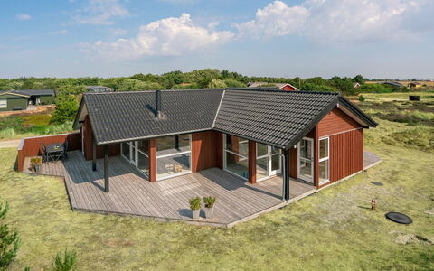 Tiane - 800M from the Sea: Cottage, Shed, Hut, Farmhouse, Prairie, Shack, Barn, Log Cabin, Garden Buildings