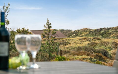 Tiane - 800M from the Sea: Cottage, Shed, Hut, Farmhouse, Prairie, Shack, Barn, Log Cabin, Garden Buildings