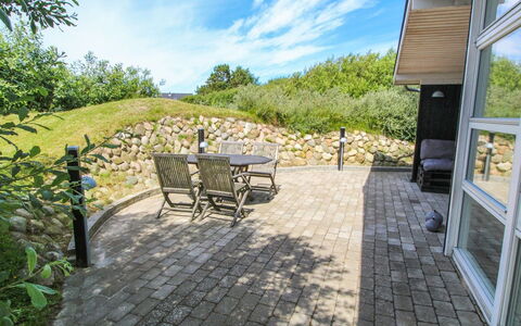 Aatos - 500M from the Sea: Flagstone, Land Lot, Garden, Groundcover, Cobblestone, Landscaping, Shade, Walkway, Backyard, Yard