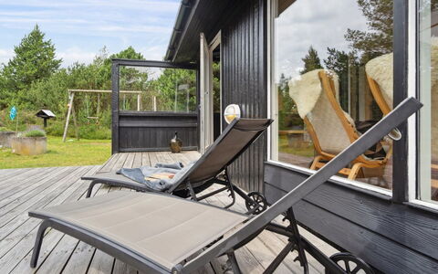 Elin - 3Km from the Sea: Roof, Land Lot, Cottage, Home, Rural Area, Shed, Siding, Garden Buildings, Log Cabin, Hut