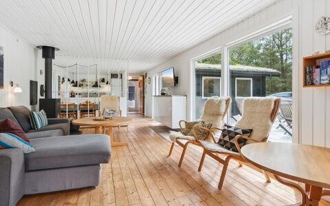 Elin - 3Km from the Sea: Flooring, Wood, Interior Design, Wood Flooring, Floor, Ceiling, Furniture, Living Room, Home, Couch
