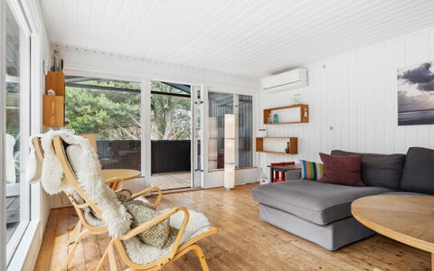 Elin - 3Km from the Sea: Interior Design, Flooring, Furniture, Floor, Wood Flooring, Wood, Ceiling, Couch, Living Room, Room