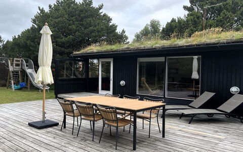 Elin - 3Km from the Sea: Roof, Land Lot, Cottage, Home, Rural Area, Shed, Siding, Garden Buildings, Log Cabin, Hut