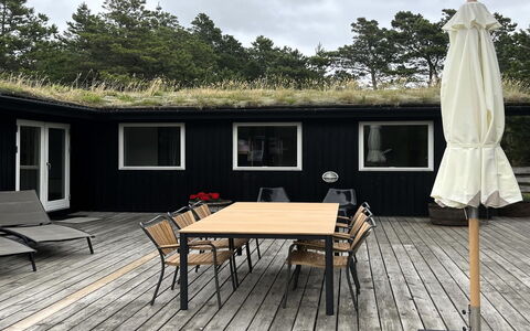 Elin - 3Km from the Sea: Roof, Land Lot, Cottage, Home, Rural Area, Shed, Siding, Garden Buildings, Log Cabin, Hut