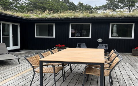 Elin - 3Km from the Sea: Roof, Land Lot, Cottage, Home, Rural Area, Shed, Siding, Garden Buildings, Log Cabin, Hut