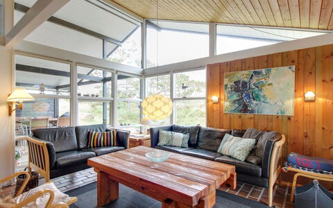 Alin - 600M from the Sea: Roof, Land Lot, Cottage, Home, Rural Area, Shed, Siding, Garden Buildings, Log Cabin, Hut