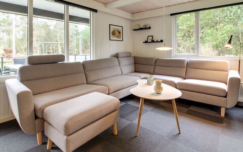 Blia - 1.5Km from the Sea: Apartment, Living Room, Wood Flooring, Wood Stain, Hotel