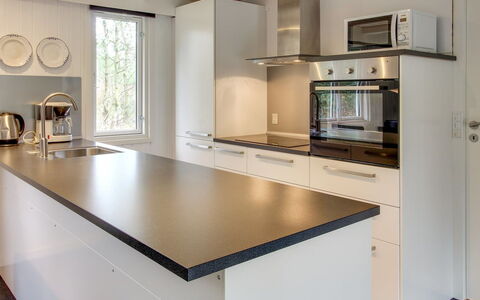 Blia - 1.5Km from the Sea: Countertop, Kitchen, Interior Design, Flooring, Cabinetry, Wood, Plumbing Fixture, Home, Floor, Kitchen Sink