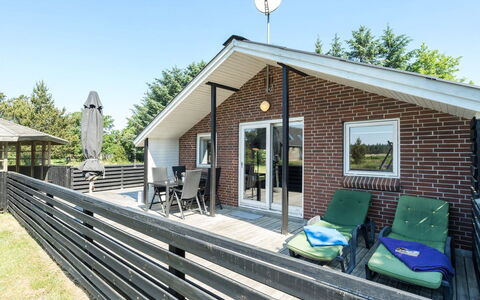 Elinbjörn - 1Km from the Sea: House, Home, Roof, Residential Area, Cottage, Estate, Farmhouse, Lawn, Landscaping, Siding