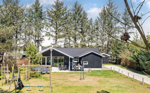 Sora - 2Km from the Sea: Cottage, Shed, Hut, Farmhouse, Prairie, Shack, Barn, Log Cabin, Garden Buildings