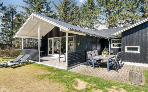 Sora - 2Km from the Sea: Cottage, Shed, Hut, Farmhouse, Prairie, Shack, Barn, Log Cabin, Garden Buildings