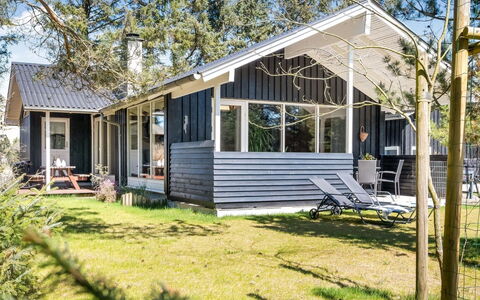 Sora - 2Km from the Sea: Cottage, Shed, Hut, Farmhouse, Prairie, Shack, Barn, Log Cabin, Garden Buildings