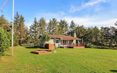 Botilde - 1Km from the Sea: Roof, Land Lot, Cottage, Home, Rural Area, Shed, Siding, Garden Buildings, Log Cabin, Hut