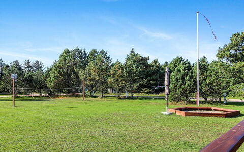 Botilde - 1Km from the Sea: Roof, Land Lot, Cottage, Home, Rural Area, Shed, Siding, Garden Buildings, Log Cabin, Hut