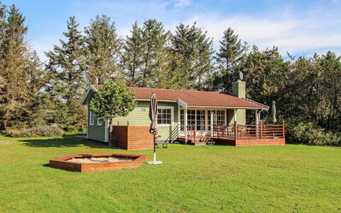 Botilde - 1Km from the Sea: Roof, Land Lot, Cottage, Home, Rural Area, Shed, Siding, Garden Buildings, Log Cabin, Hut