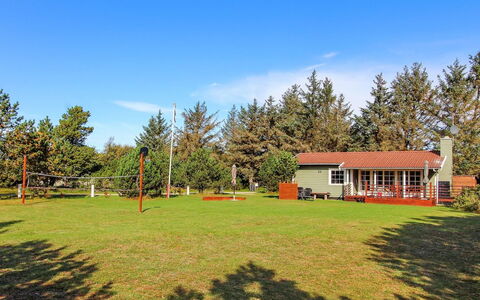 Botilde - 1Km from the Sea: Roof, Land Lot, Cottage, Home, Rural Area, Shed, Siding, Garden Buildings, Log Cabin, Hut