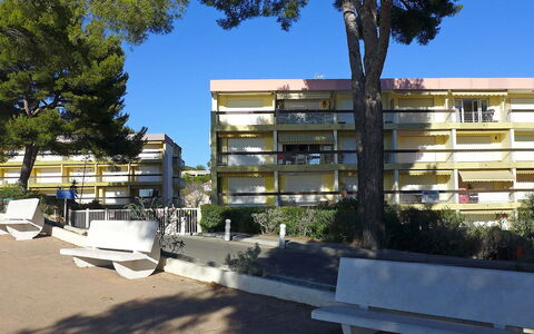 La Calanque D'Or: Sky, Plant, Building, Daytime, Shade, Tree, Urban Design, Neighbourhood, Residential Area, Public Space