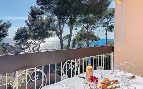 La Calanque D'Or: Furniture, Linens, Balcony, Resort, Tablecloth, Chair, Shade, Hotel, Kitchen & Dining Room Table, Outdoor Furniture