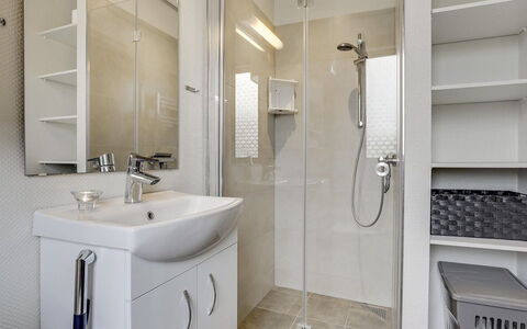 Skakke - 900M from the Sea: Bathroom, Plumbing Fixture, Wall, Interior Design, Flooring, Floor, Bathroom Sink, Sink, Tap, Plumbing