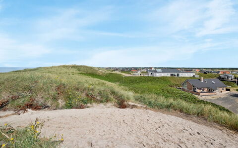 Gidsken - 30M from the Sea: Sky, Blue, Grass, Ecoregion, Landscape, Land Lot, Horizon, Plain, Grassland, Terrain