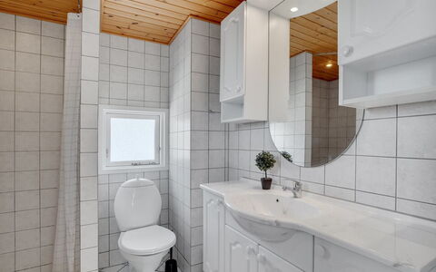 Gillis - 900M from the Sea: Plumbing Fixture, Wall, Flooring, Bathroom Sink, Interior Design, Sink, Floor, Bathroom, Tap, Ceiling