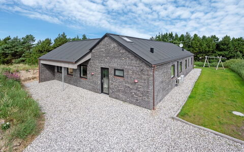 Pejo - 950M from the Sea: Cottage, Shed, Hut, Farmhouse, Prairie, Shack, Barn, Log Cabin, Garden Buildings