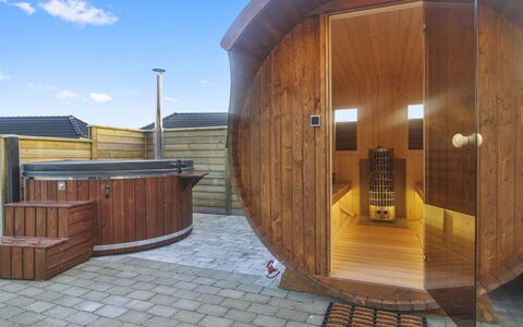 Ulva - 400M from the Sea: Architecture, Roof, Home, Composite Material, Daylighting, Siding, Driveway