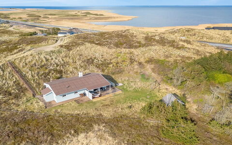 Sutere - 200M to the Fjord: House, Roof, Home, Cottage, Shed, Garden Buildings, Siding, Yard, Log Cabin, Hut