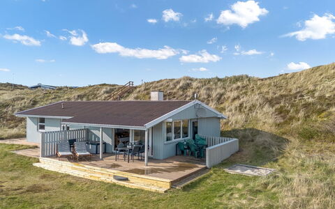Sutere - 200M to the Fjord: House, Roof, Home, Cottage, Shed, Garden Buildings, Siding, Yard, Log Cabin, Hut