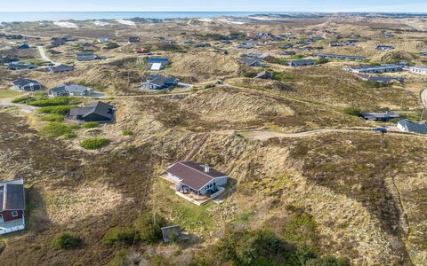 Sutere - 200M to the Fjord: House, Roof, Home, Cottage, Shed, Garden Buildings, Siding, Yard, Log Cabin, Hut