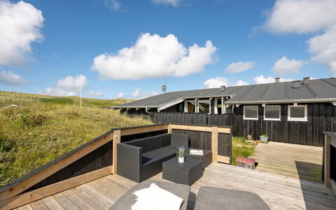 Friedel - 150M from the Sea: Roof, Land Lot, Cottage, Home, Rural Area, Shed, Siding, Garden Buildings, Log Cabin, Hut