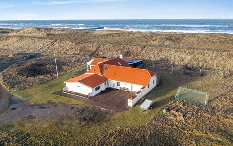 Pauli - 75M from the Sea: House, Roof, Home, Cottage, Shed, Garden Buildings, Siding, Yard, Log Cabin, Hut