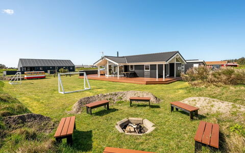 Floriana - 650M from the Sea: Roof, Land Lot, Cottage, Home, Rural Area, Shed, Siding, Garden Buildings, Log Cabin, Hut