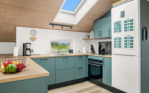 Hariet - 600M from the Sea: Kitchen, Kitchen Appliance, Interior Design, Major Appliance, Countertop, Wood, Cabinetry, Furniture, Flooring, Kitchen Stove