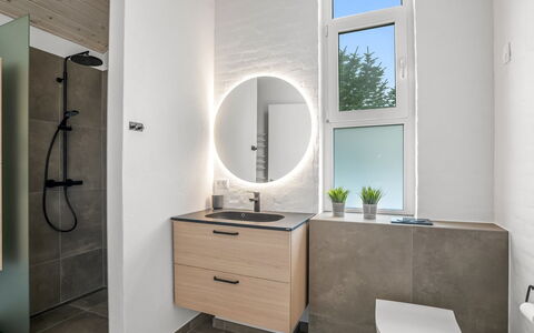 Hariet - 600M from the Sea: Bathroom, Interior Design, Bathroom Sink, Plumbing Fixture, Flooring, Floor, Wall, Sink, Bathroom Cabinet, Mirror