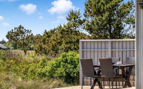 Tayanita - 750M from the Sea: Roof, Land Lot, Cottage, Home, Rural Area, Shed, Siding, Garden Buildings, Log Cabin, Hut