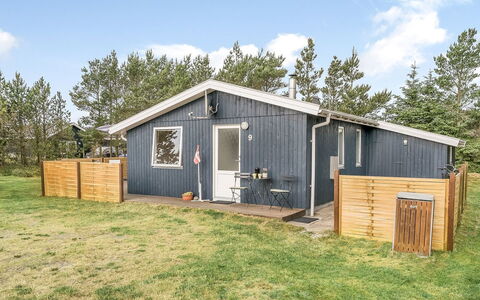 Hughlek - 900M from the Sea: Wood, Home, Porch, Deck, Hardwood, Roof, Wood Stain, Wood Flooring, Eco Hotel